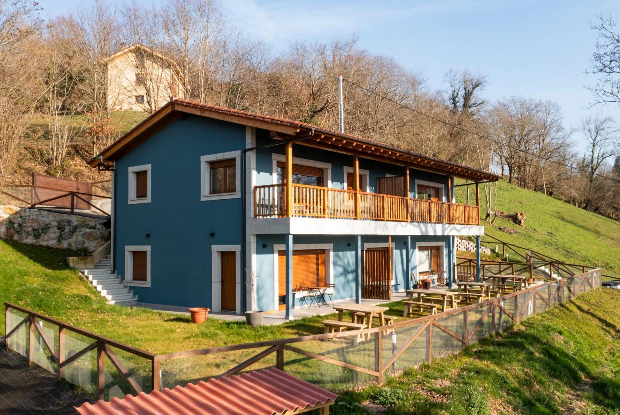 Apartamentos Montes Vindios Onís Eksteriør billede